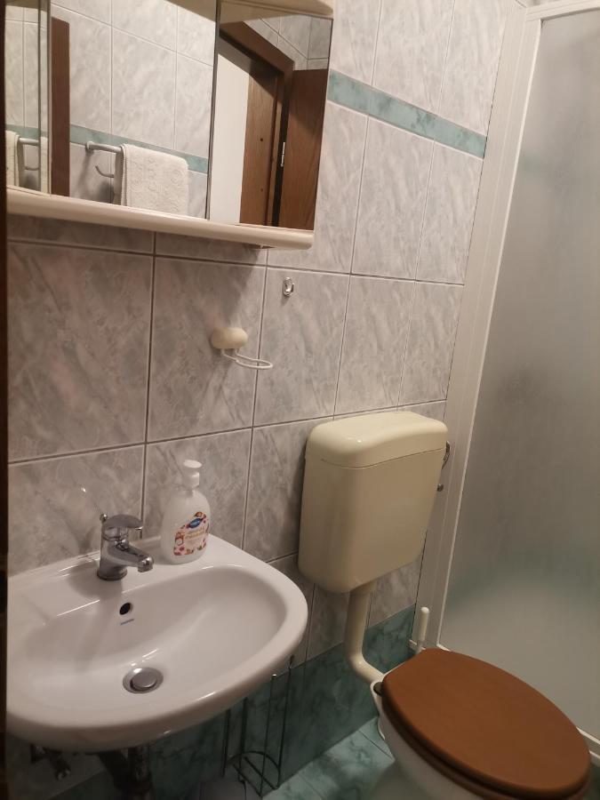 Apartments Petrica Malinska Extérieur photo