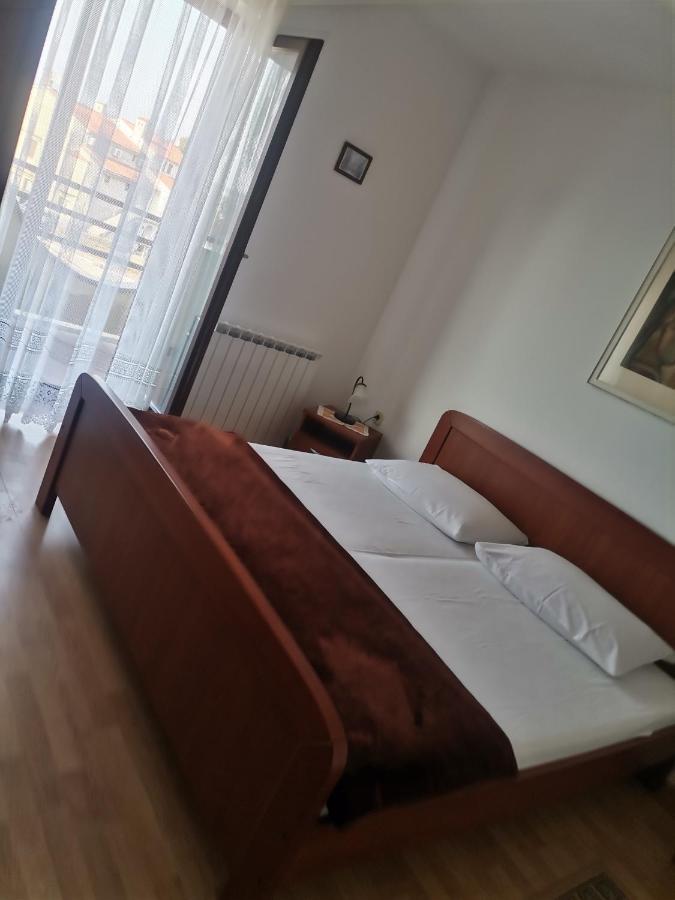 Apartments Petrica Malinska Extérieur photo
