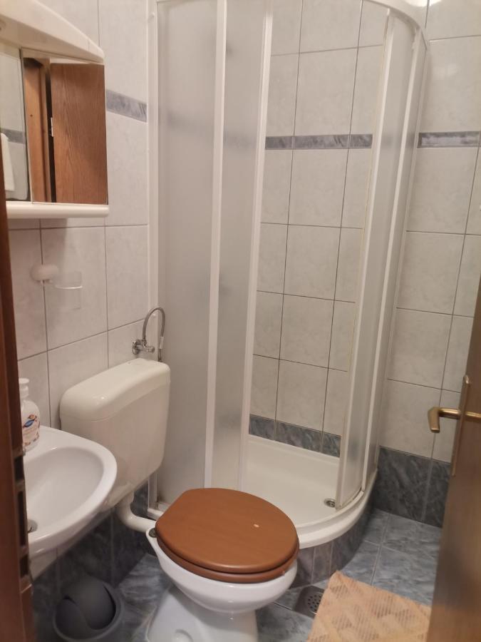 Apartments Petrica Malinska Extérieur photo