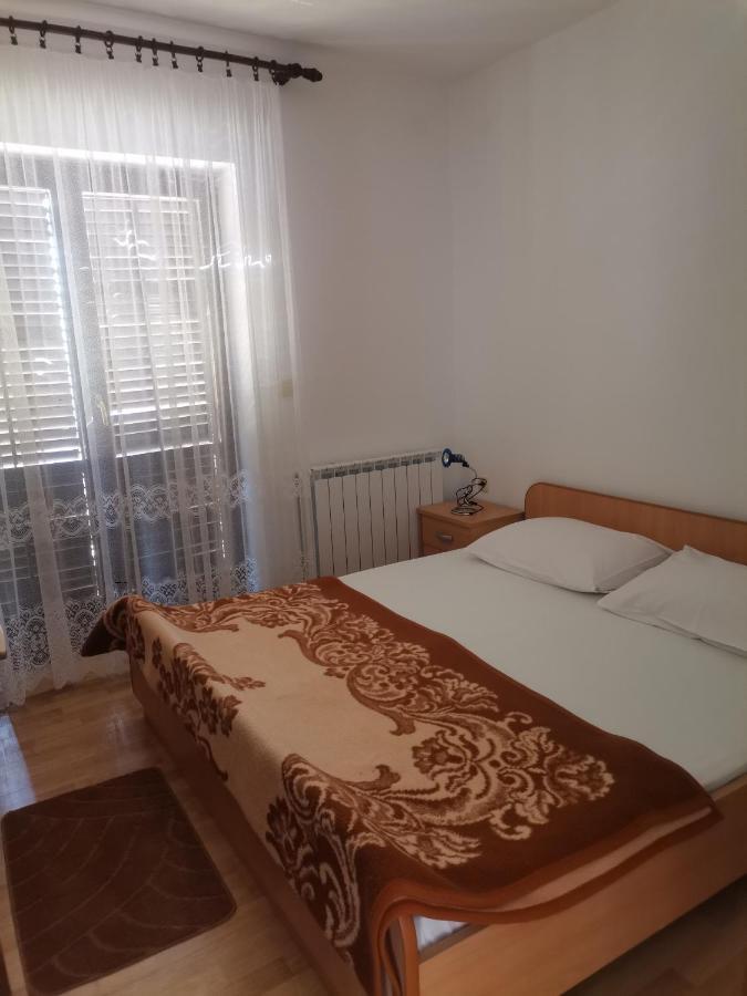 Apartments Petrica Malinska Extérieur photo
