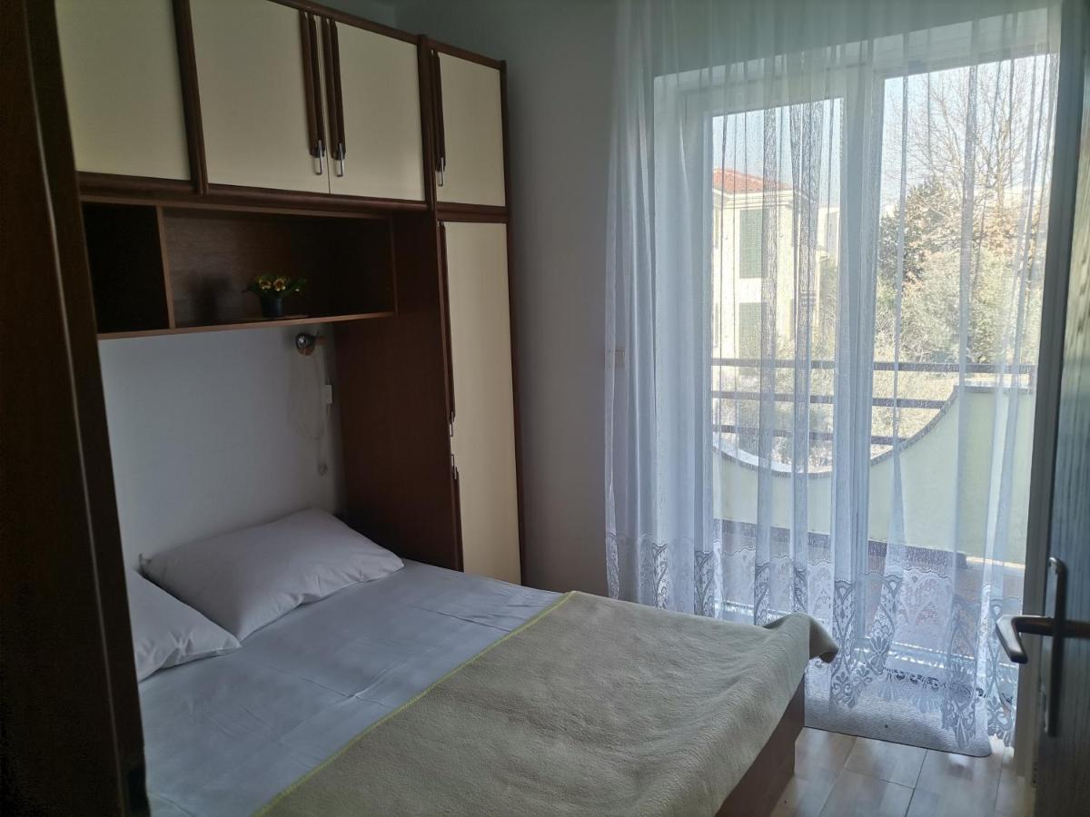 Apartments Petrica Malinska Extérieur photo
