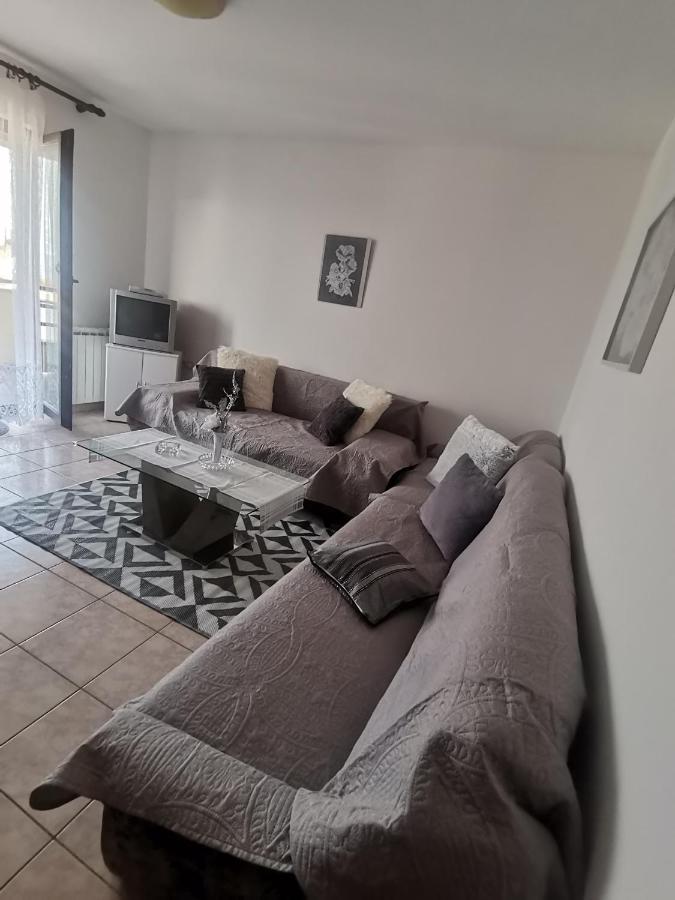 Apartments Petrica Malinska Extérieur photo