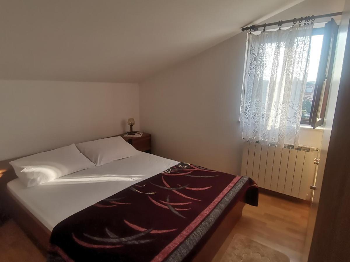 Apartments Petrica Malinska Extérieur photo