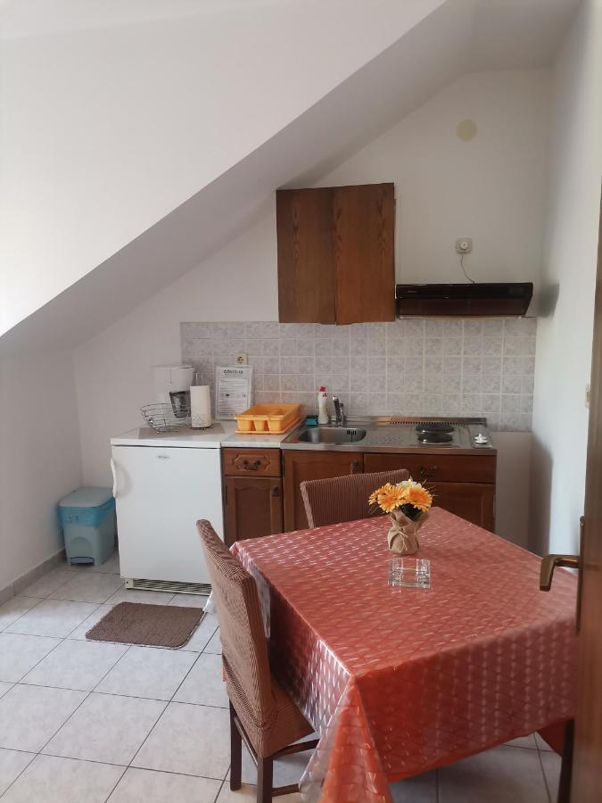 Apartments Petrica Malinska Extérieur photo